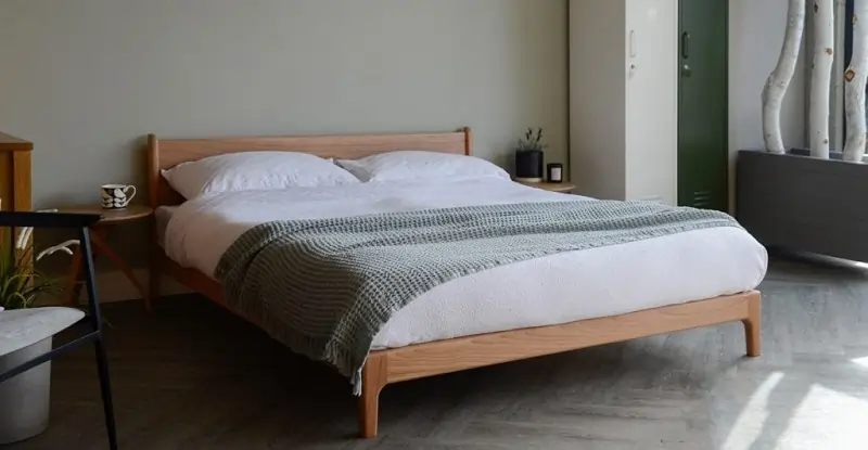 تخت خواب برای اتاق خواب ساده
