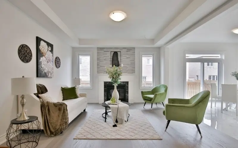 چسباندن کاناپه به دیوار؛ از کارهای ممنوع در چیدمان 