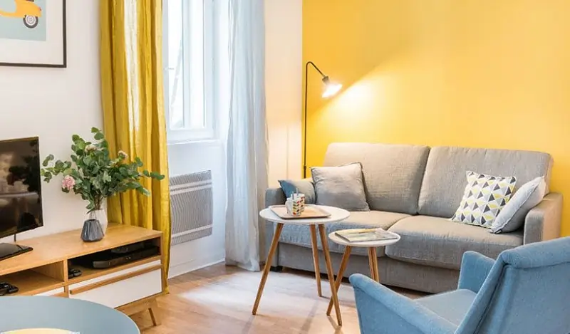 انتخاب هوشمند رنگ و قد پرده‌ها برای فضاهای کوچک