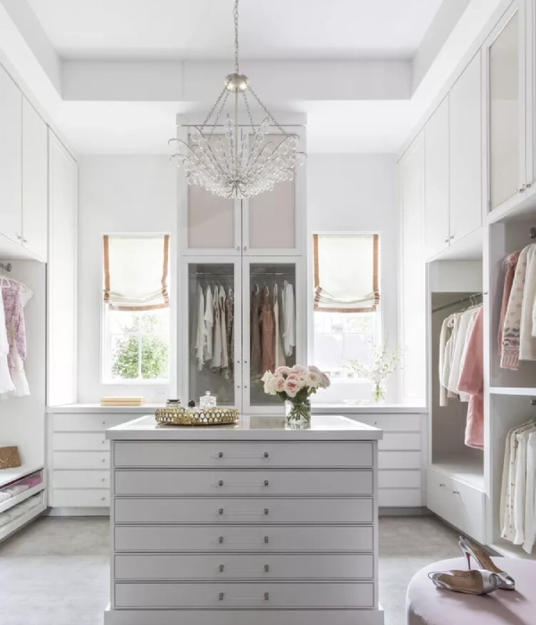 باید و نبایدهای طراحی اتاق لباس 4 اتاق لباس زنانه