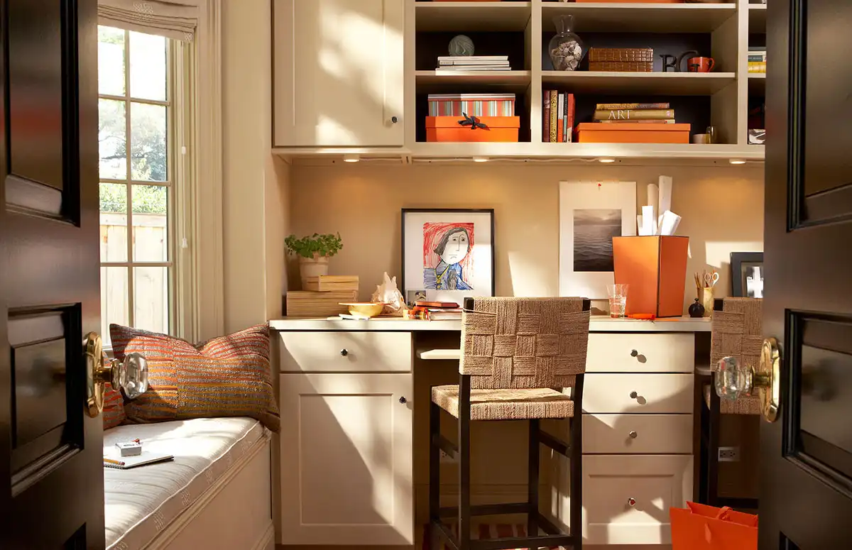 فضای کار کوچک و مناسب در محیط خانگی