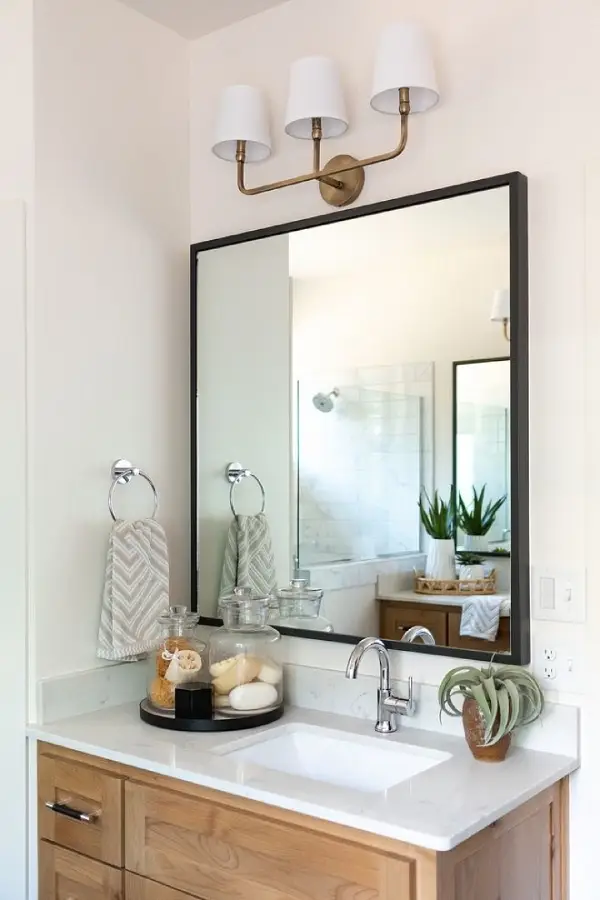 استفاده از آینه در تزیین سرویس بهداشتی