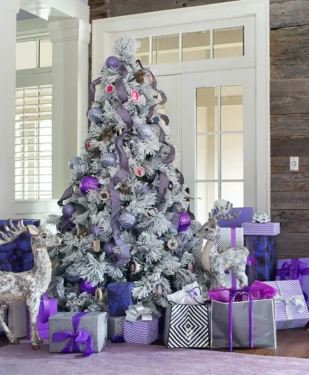 تزیین درخت کریسمس