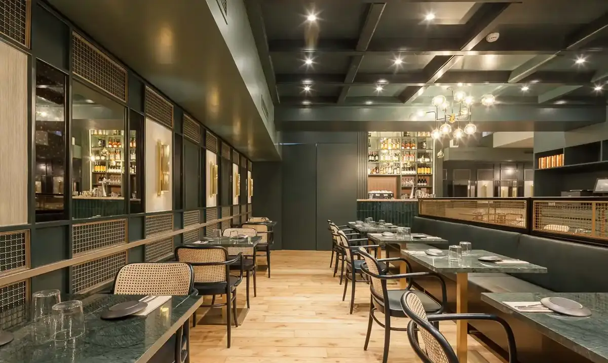 سقف مناسب برای دکوراسیون رستوران