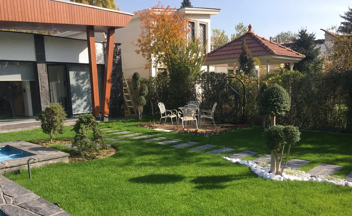 ویژگی‌ های گیاهان مناسب برای فضای سبز ویلا