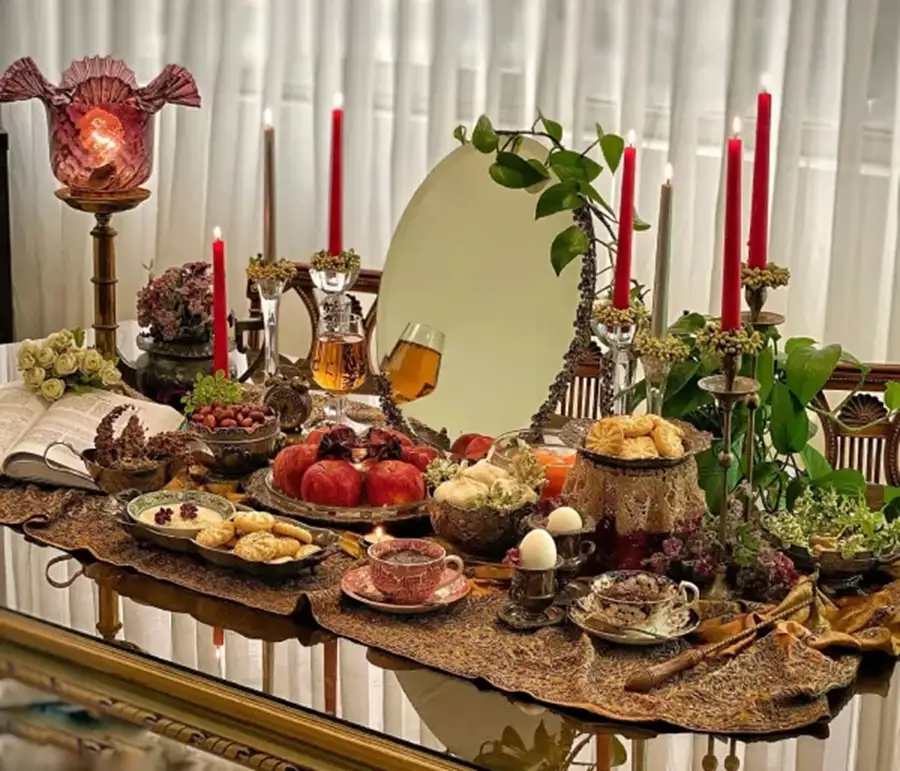 پارچه های سنتی مانند ترمه و مخمل