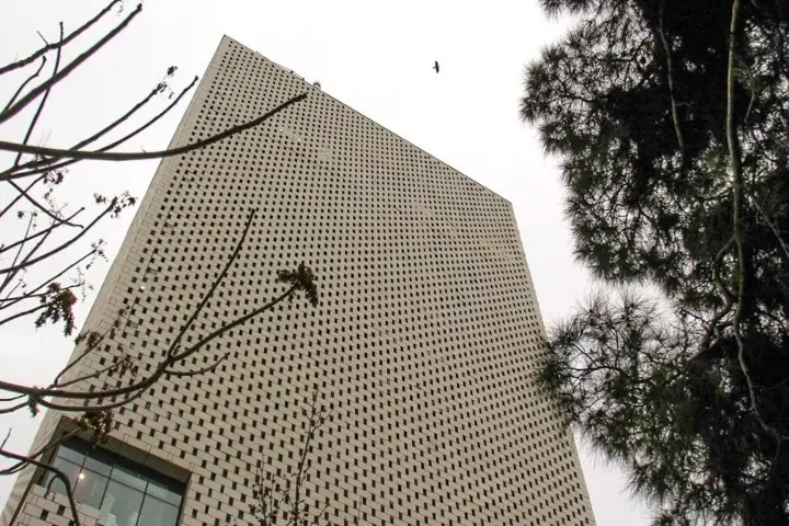 بازسازی ساختمان پلاسکو (نماد احیای معماری شهری) 1 بازسازی ساختمان پلاسکو (نماد احیای معماری شهری)