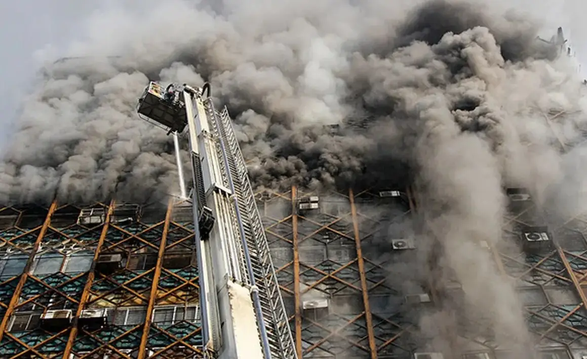 بازسازی ساختمان پلاسکو (نماد احیای معماری شهری) 3 چالش ها و فرصت های بازسازی پلاسکو